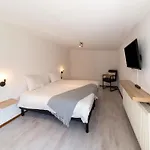 Pet Friendly In *